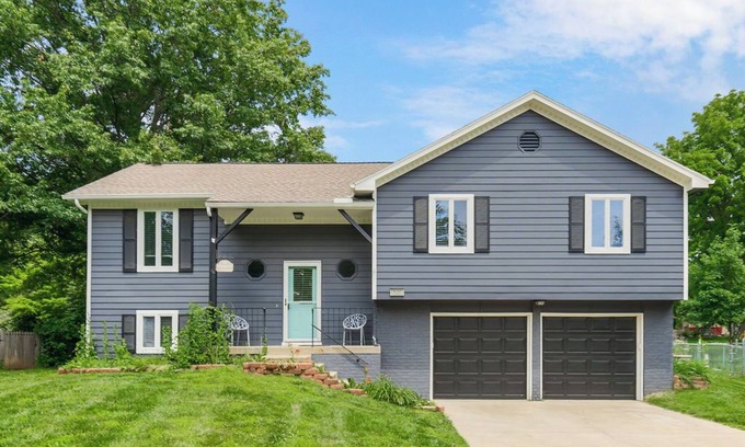 Lenexa Casa | Family-Friendly Lenexa Home ~ 3BR, Game Room, 2 King Beds & Patio
