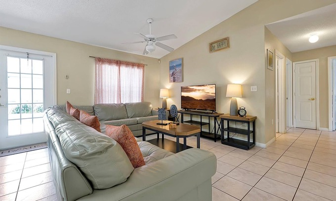Greater Groves Casa | FAMILY FRIENDLY POOL HOME, OVERSIZED DECK, NO REAR NEIGHBORS, BBQ GRILL!!!