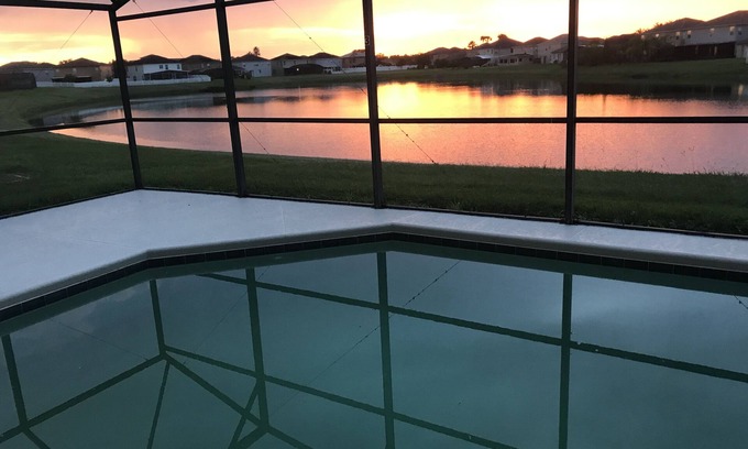 Kissimmee Casa | Family friendly,Private Pool ,Golf, Pet Friendly,10 minutes to Orlando airport