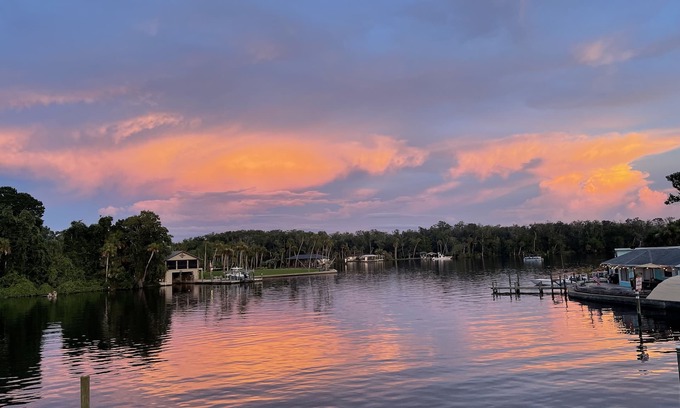 Homosassa Casa | Family Friendly Scalloping Dream with 30ft of Dockage!