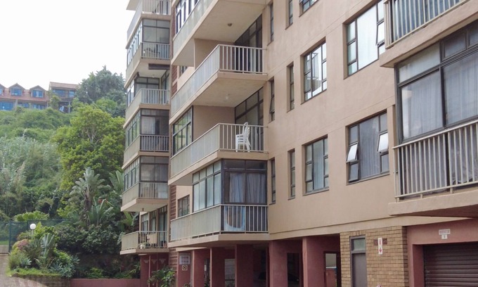 Amanzimtoti Apartamento | Family-friendly, sea and breaker view, 2 min from beach