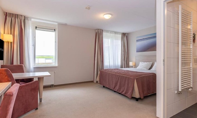 Kamperland Hotel | Family Friendly Stay | Resort & Spa Access, Beach & Outdoor Adventure | 4 Units