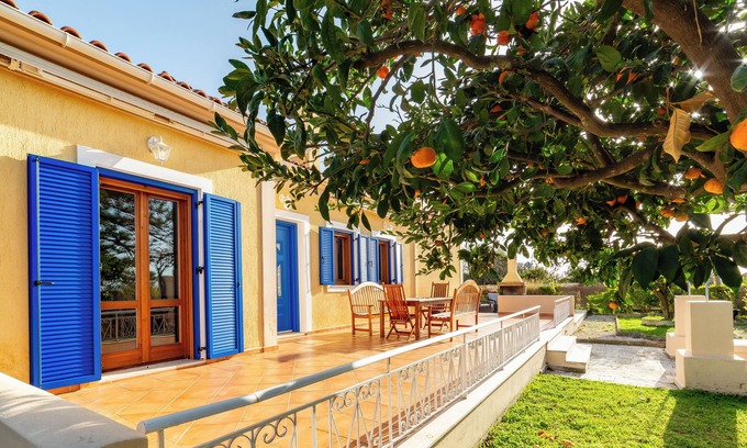 Kaligata Villa | Family friendly Villa, surrounded by nature, amazing views and a swimming pool!