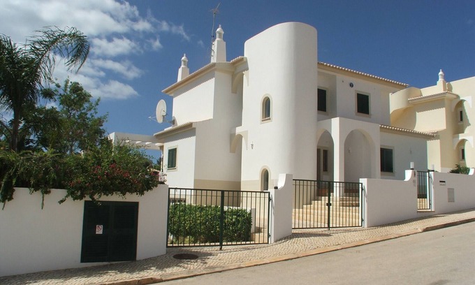 Albardeira Villa | Villa moderna de lujo en jardines privados, cerca de la playa, el puerto deportivo y la ciudad