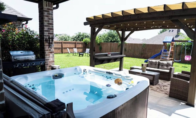 Tyler Casa | Family Fun 3BR Getaway with Hot Tub and Play Yard