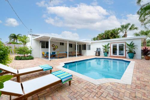 Southside Villa | Family Fun Beach Villa Near the Intercoastal!