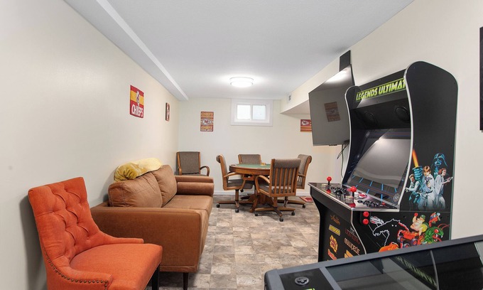 South Kansas City Casa | Family Fun Haven 4BR Game Room Hot Tub Pet Friendly