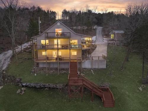 Kimberling City Casa | Family fun on the lake!