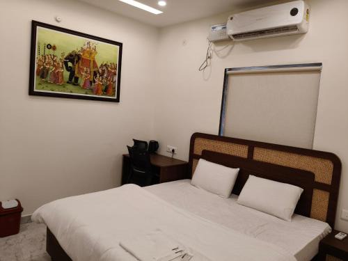 Varanasi Nagar Nigam Casa | Family guest house