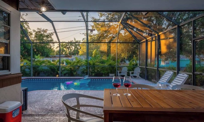 Whitfield Casa | Family - Heated Pool - Near Siesta Key - Anna Maria - IMG