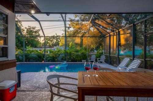 Whitfield Casa | Family - Heated Pool - Near Siesta Key - Anna Maria - IMG