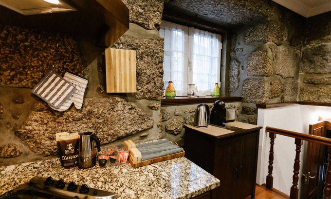 Creixomil Casa | Casa familiar 3 min. desde el centro con garaje, wifi, aire acondicionado, etc.