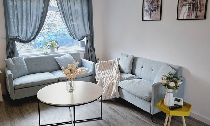 Chatham Casa | Family home in a quiet location and close to M2 and all routes