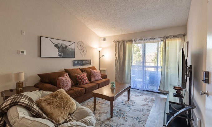 Ivey Ranch - Rancho Del Oro Apartamento | Family home in Oceanside Large 2Bed2Bath King & two Queen beds POOL & play areas