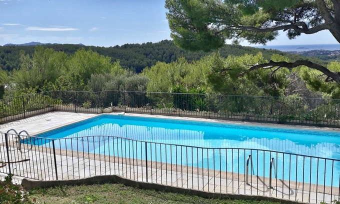 Ollioules Casa | FAMILY HOME IN THE HEIGHTS OF SANARY, BREATHTAKING VIEW OF THE BAY