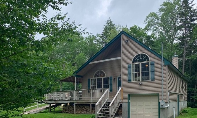 Stratton Casa | Family Home w/ Great Yard, Fireplace, Kayaks, AC & WiFi - Near Skiing/Lakes