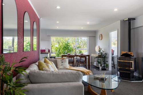 Hornby Casa | Family Home with Spa, Office and BBQ