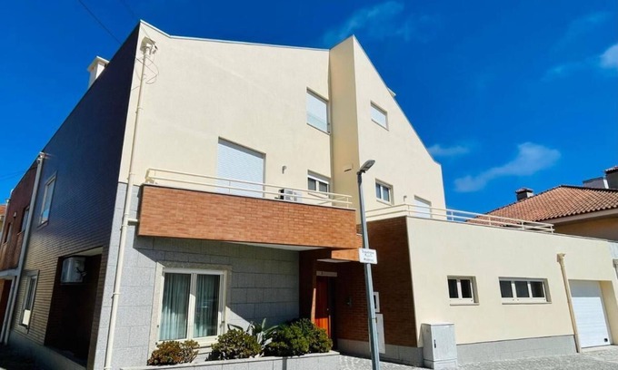 Espinho Casa | Family house close to the beach!