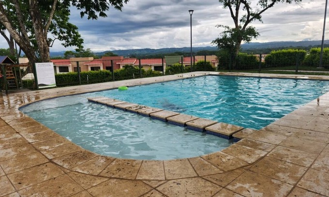 El Palmar Casa | Casa Familiar en Paseo del Prado, con acceso a piscina