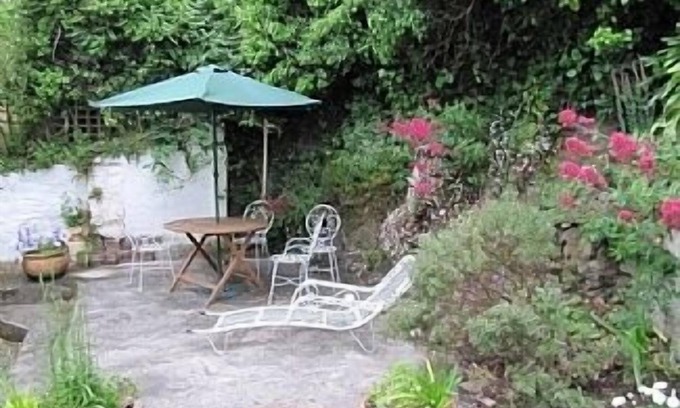 Helford Passage Casa | Family House, Gran Jardín, Terraza soleada, a 100 yardas de la playa.
