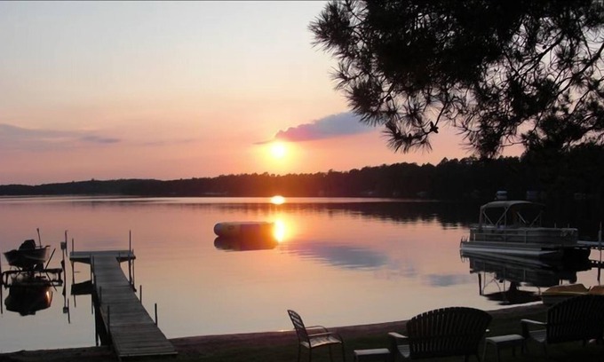 Emily Cabina | 12 ~ BR ~ / 7 ~ BA ~ Reunion Lodge