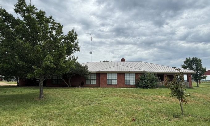 Hico Casa | Family Owned Small Farm, Relax at the Circle4B Ranch!