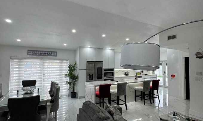 Miami Gardens Casa | Family Paradise has entertainment for everyone in the property it's cozy & fun!