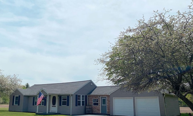 Jamestown Casa | Family & pet friendly home with yard - 5 minutes from Chautauqua Lake!