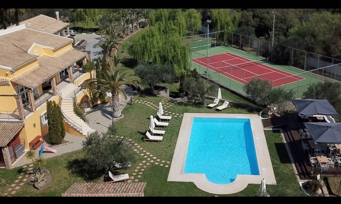 Vassilatika Villa | Privilege Villas Luxury Villa Privilege Classic con piscina interior climatizada al aire libre