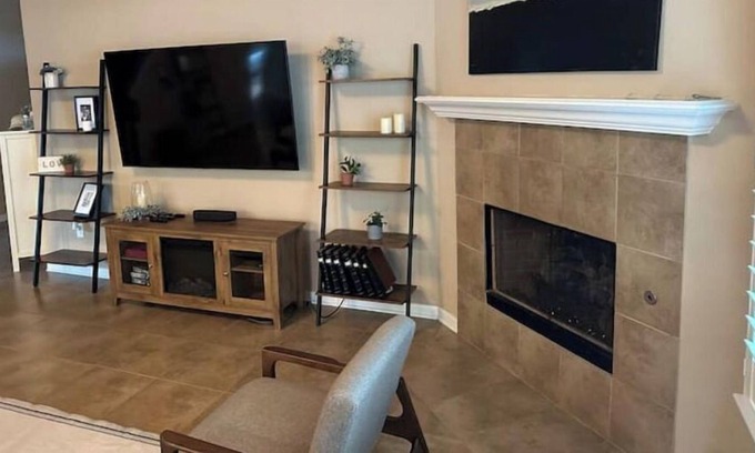Timberwood Park Casa | Family Retreat - Walk to Pool, Playground & Bball