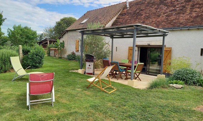Clere-du-Bois Cabaña | Casa de campo renovada con spa cerca de castillos del Loira y zoológico. Ideal para familias y amigos.