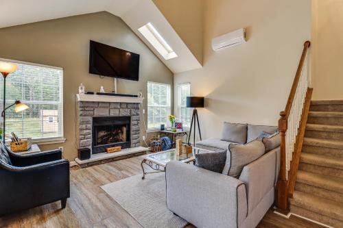 Long Pond Casa | Family Retreat with 2 Game Rooms and Deck in Long Pond