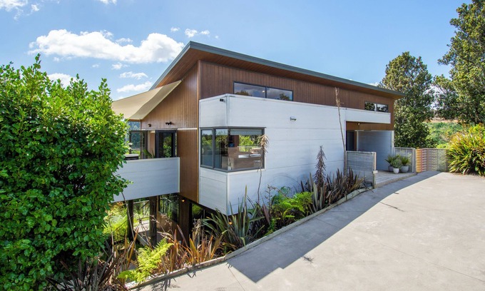 Waitao Casa | Family Retreat with Stunning Ocean Views, Surrounded by Native Bush & Bird Song