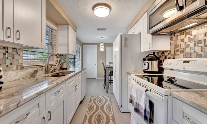 Tarpon Springs Cama Y Desayuno | Family Retreats 5 minutes to the beach