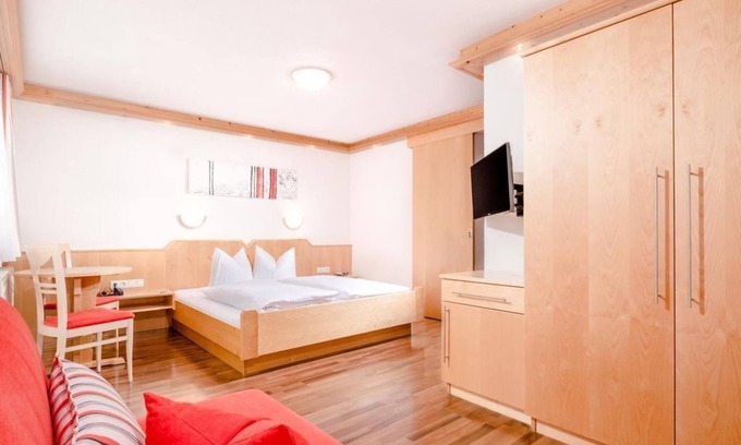 Damuels Apartamento | Family room with bunk bed (comfort with balcony or first floor) - Hotel Garni