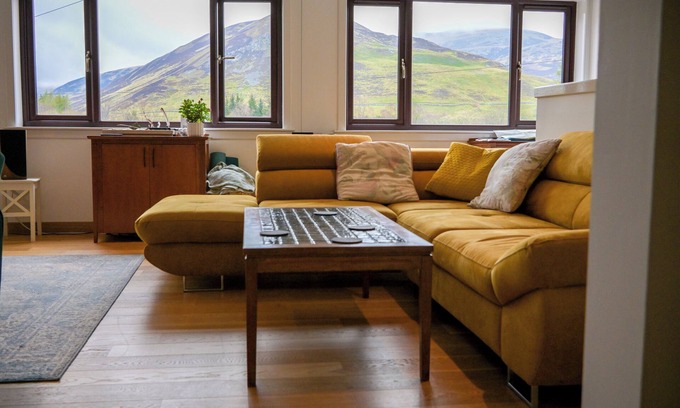 Spittal of Glenshee Casa | Family-sized space within Cairngorms National Park