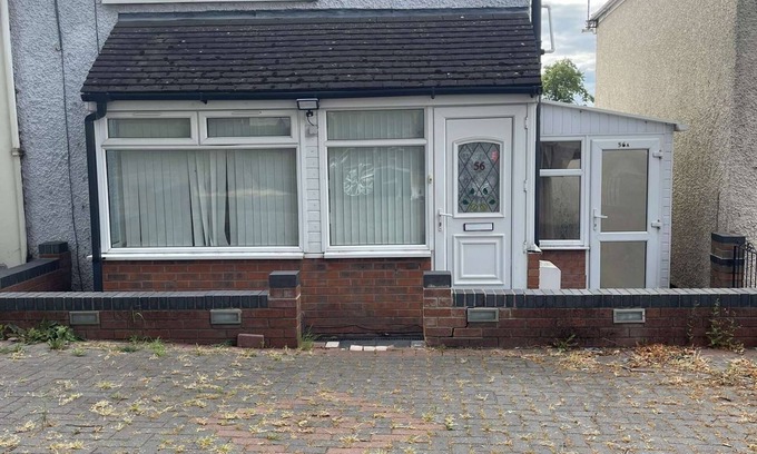 Seisdon Casa | Family-sized house with garden
