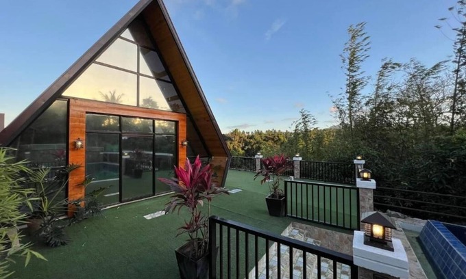 Canlubang Villa | Family Suite with Balcony - CD NatureView