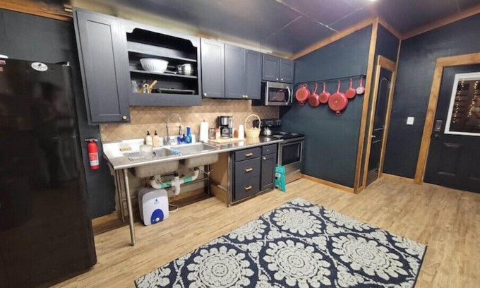 Double Springs Alquiler De RV | Family tent in Bankhead Forest