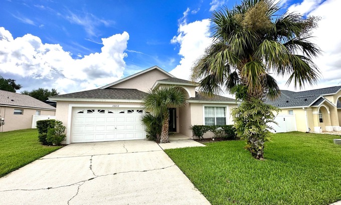 Orange Tree Casa | Family time, quiet relaxation, Florida fun. Pool Home at Orange Tree