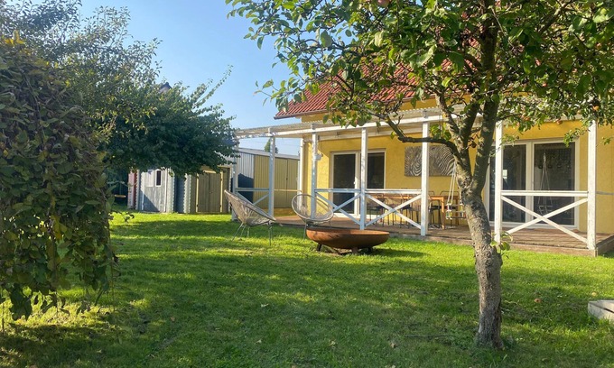 Kempenich Casa | Family vacation home in the green Eifel near Nürburgring with garden and pool