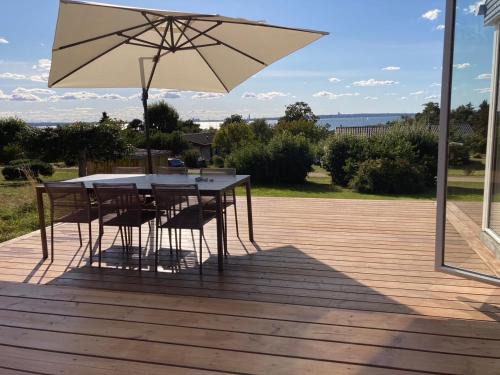 Skødshoved Strand Casa | Family Villa With Panoramic View Of Aarhus Bay
