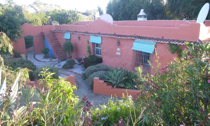 Río Velez Villa | Villa familiar con piscina y vistas espectaculares.