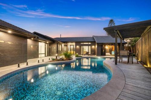 Bundall Casa | Family Waterfront Escape - Pool, 2 King rooms