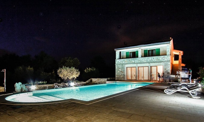 Vilanija Apartamento | AMARILLO FAMILIAR - CASA CON PISCINA