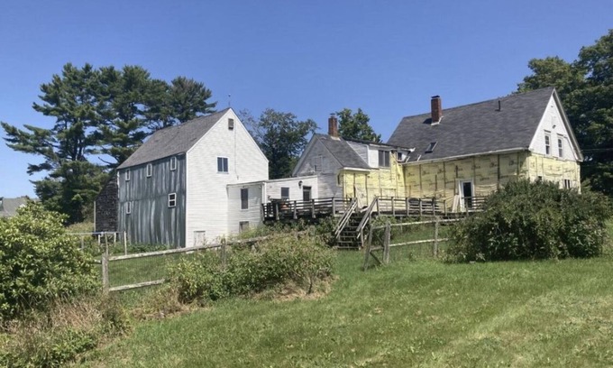 Warren Casa | Fancy Farmhouse on the mid coast of Maine