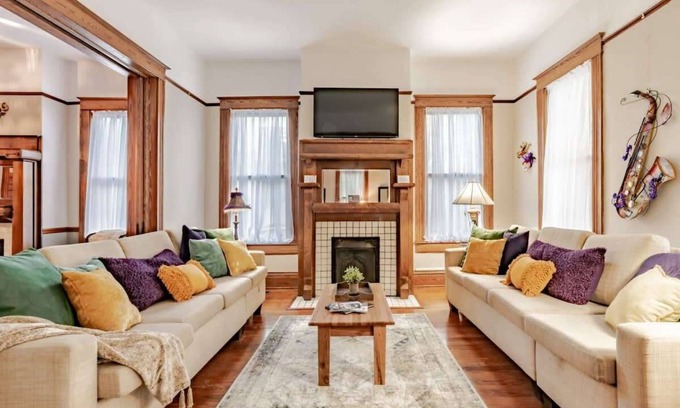 Hannon Park Casa | Fancy&Foosball! Central Location-Historic Grandeur