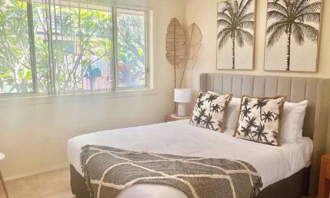 Ettalong Beach Villa | FantaSea In Ettalong Beach - 700m to Beach 3 bedrooms 6 Guests 4 Beds 2 Baths