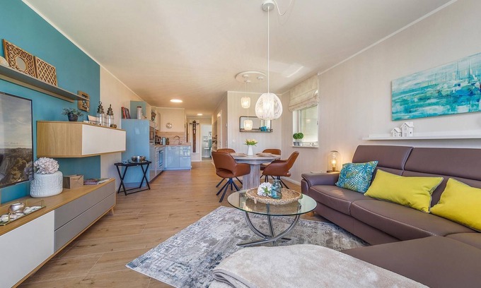 Zingst Apartamento | Fantastic centrally located vacation apartment with garden, terrace and barbecue.
