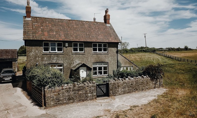 Blagdon Casa | Fantastic 11-Bed Country Farmhouse with Games Room